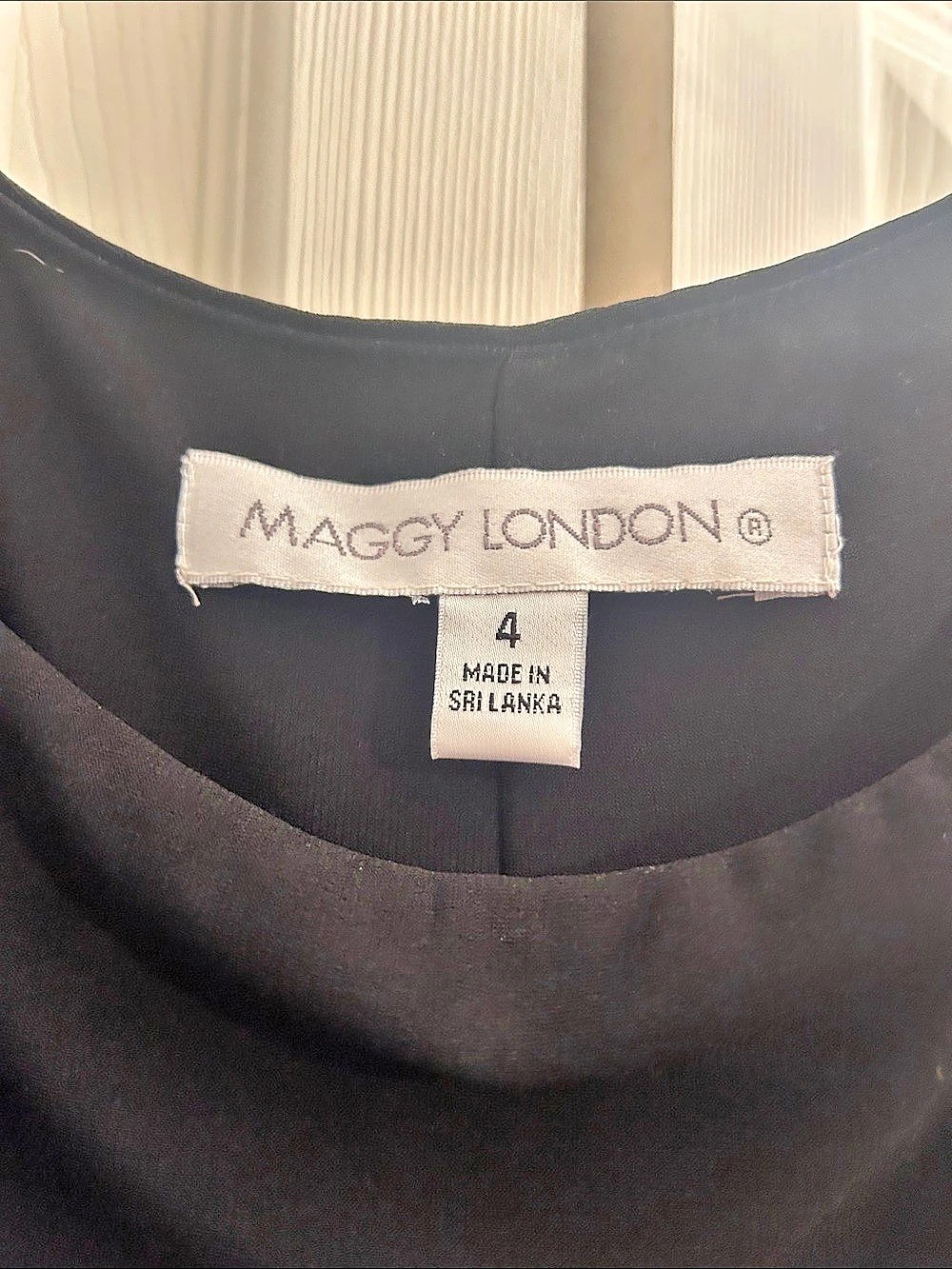 Maggy London Abstract Print Maxi Dress in Black & Red Like New - Picture 3 of 3